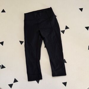 Lululemon black capris